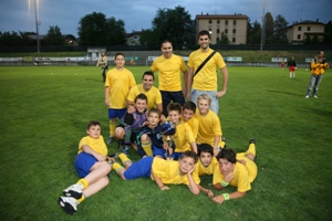 La squadra del Peep festeggia la vittoria del Palio dei Rioni Junior